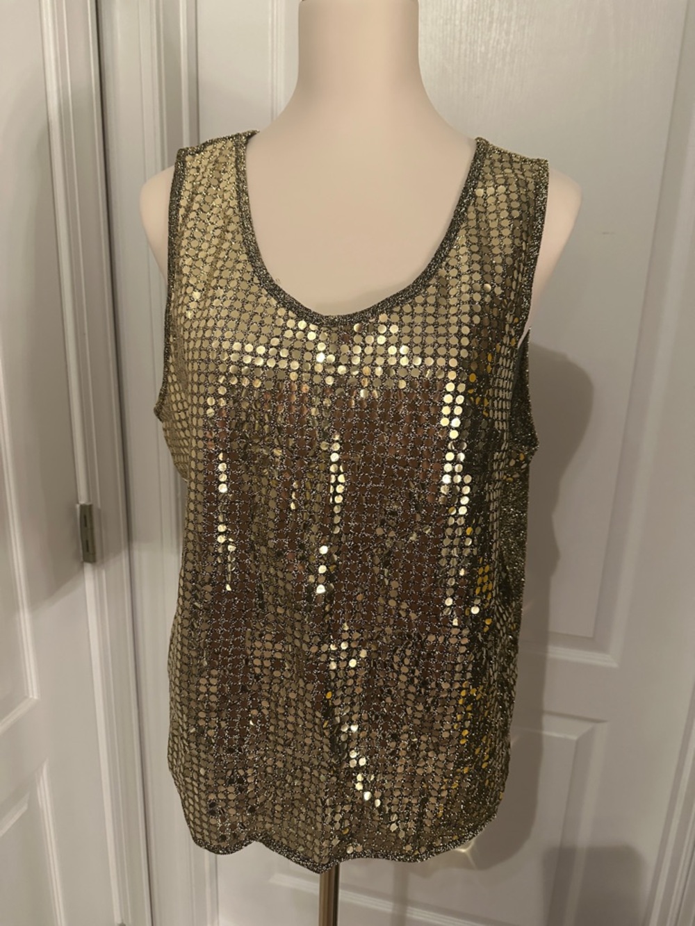 Vintage 90’s  Women’s Gold Sequin Sleeveless Tank Top. Sz XL